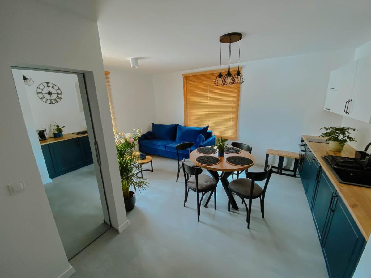 Cztery Pory Roku Apartment เยียเล ภายนอก รูปภาพ