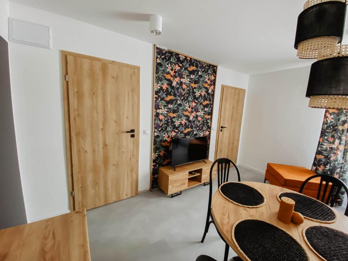 Cztery Pory Roku Apartment เยียเล ภายนอก รูปภาพ
