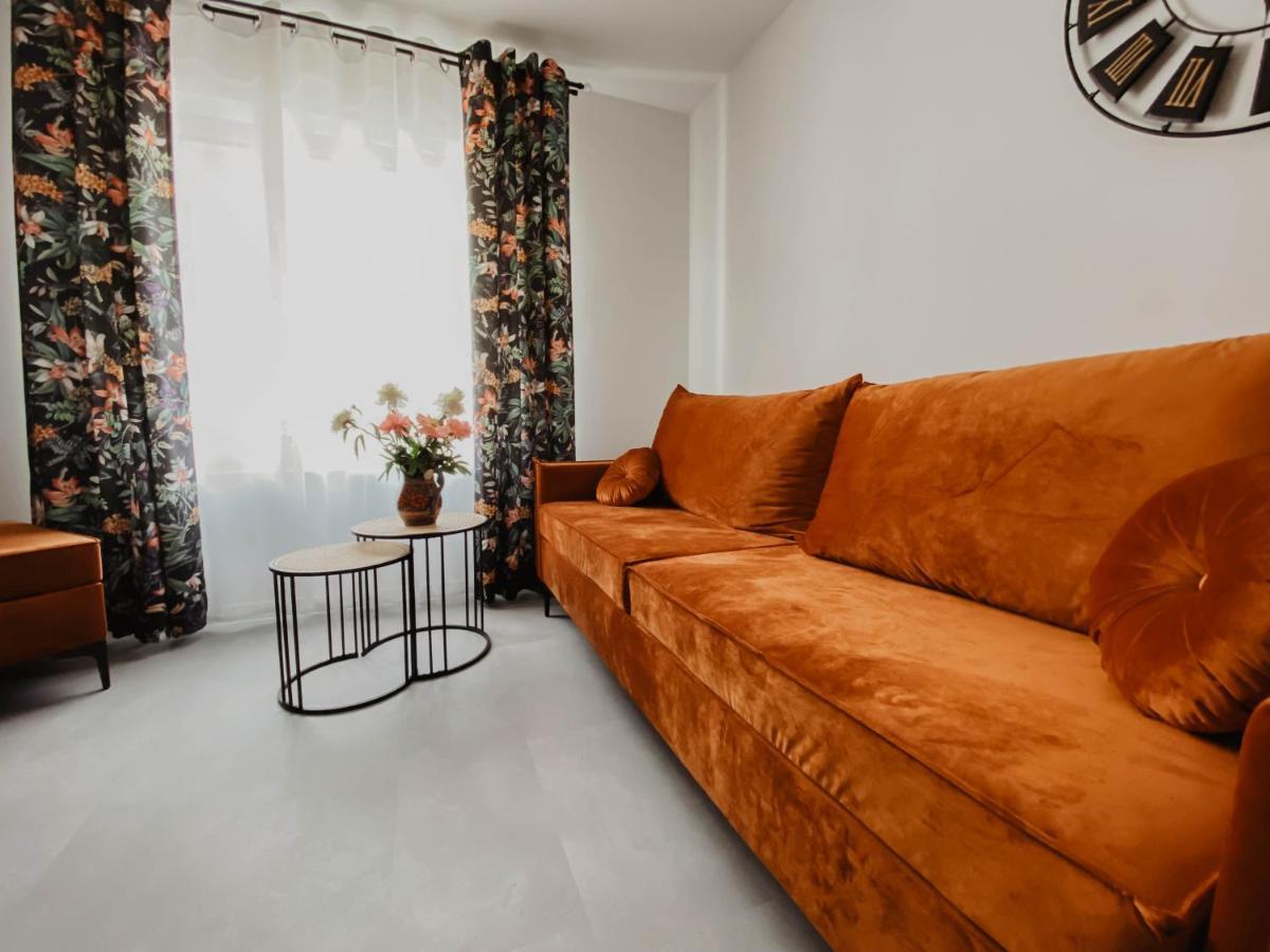 Cztery Pory Roku Apartment เยียเล ภายนอก รูปภาพ