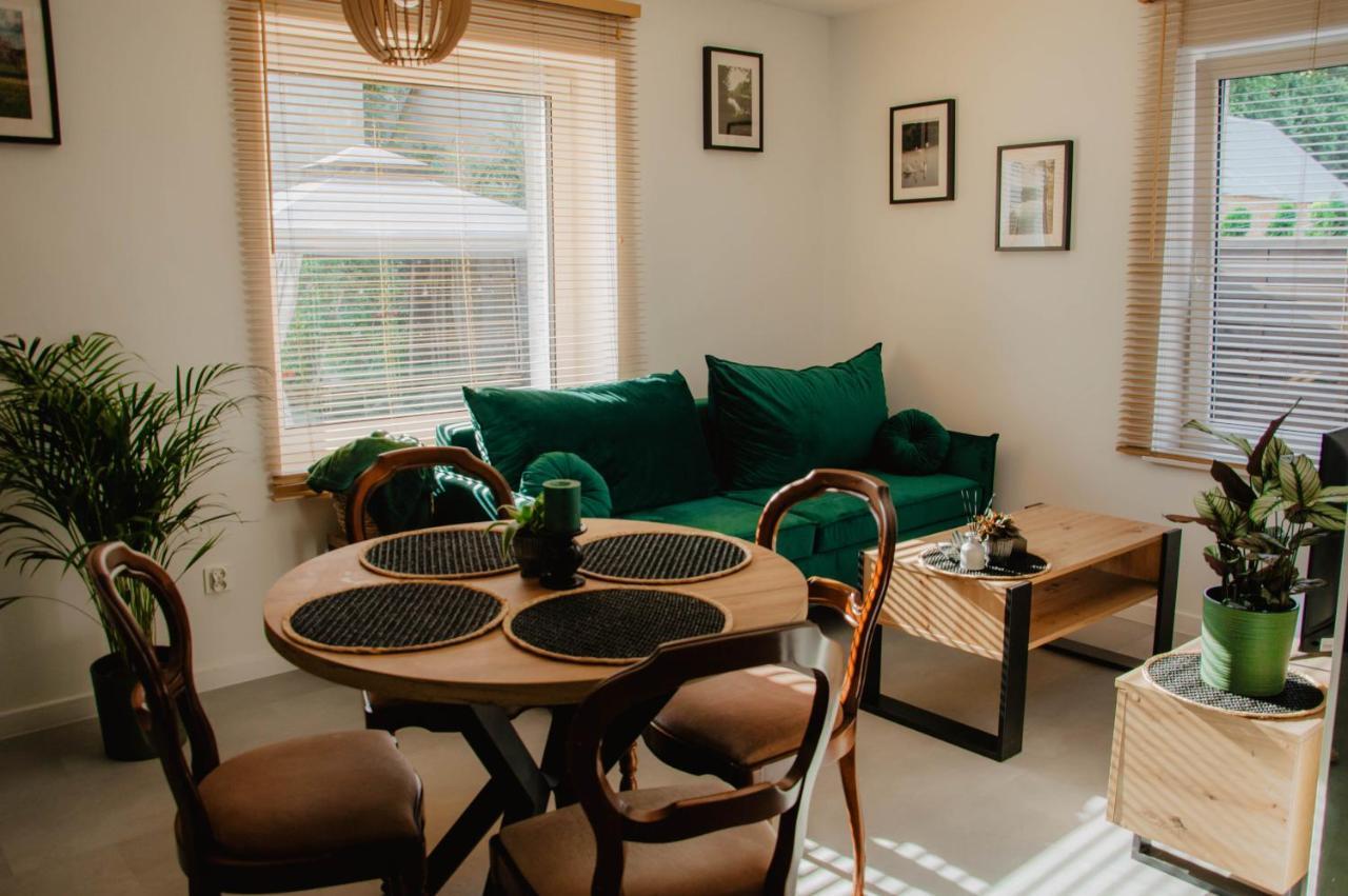 Cztery Pory Roku Apartment เยียเล ภายนอก รูปภาพ