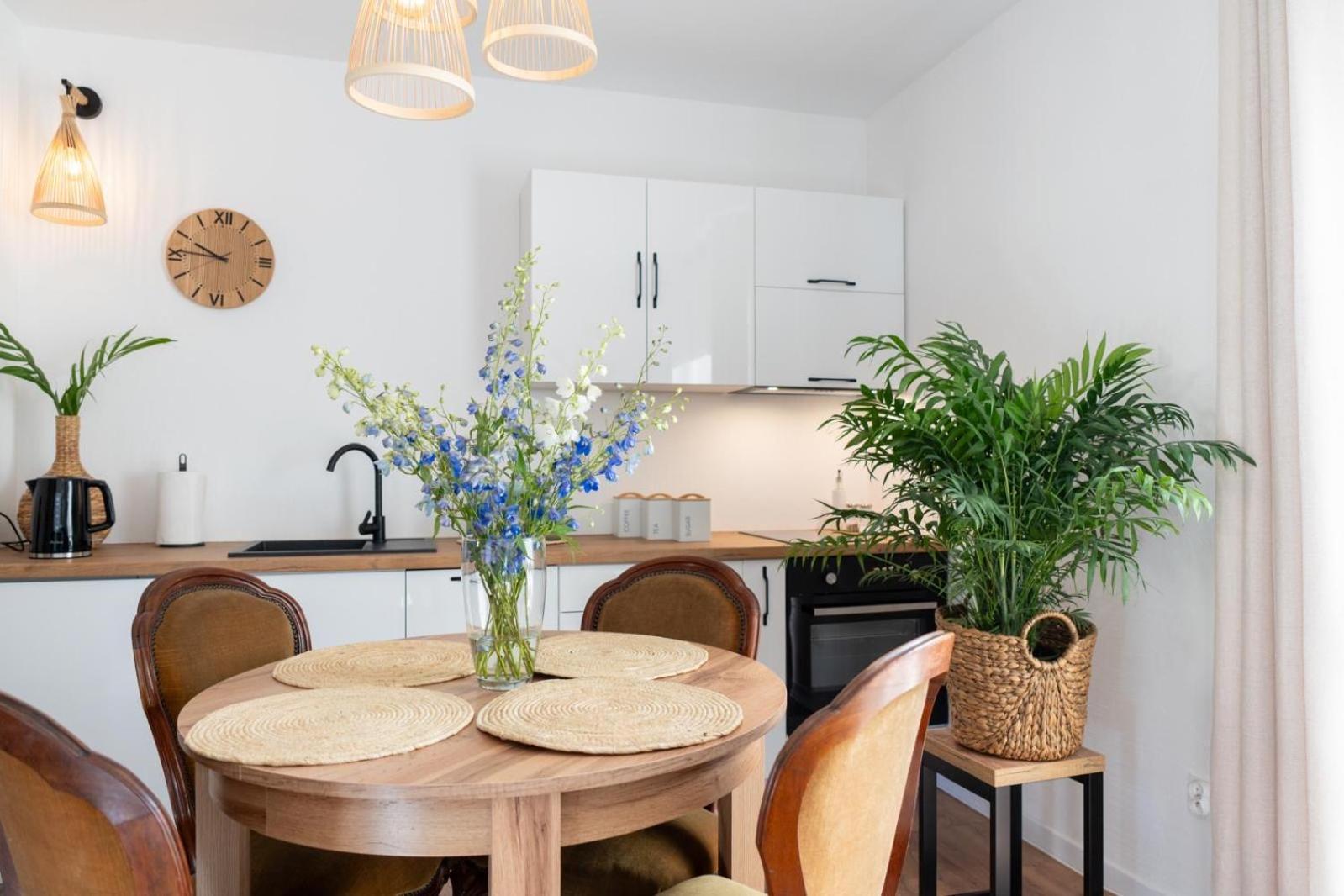 Cztery Pory Roku Apartment เยียเล ภายนอก รูปภาพ