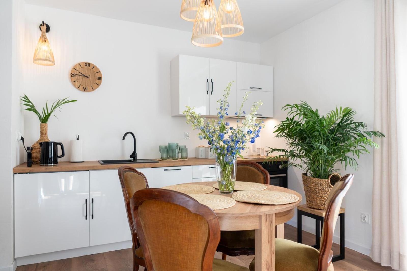 Cztery Pory Roku Apartment เยียเล ภายนอก รูปภาพ