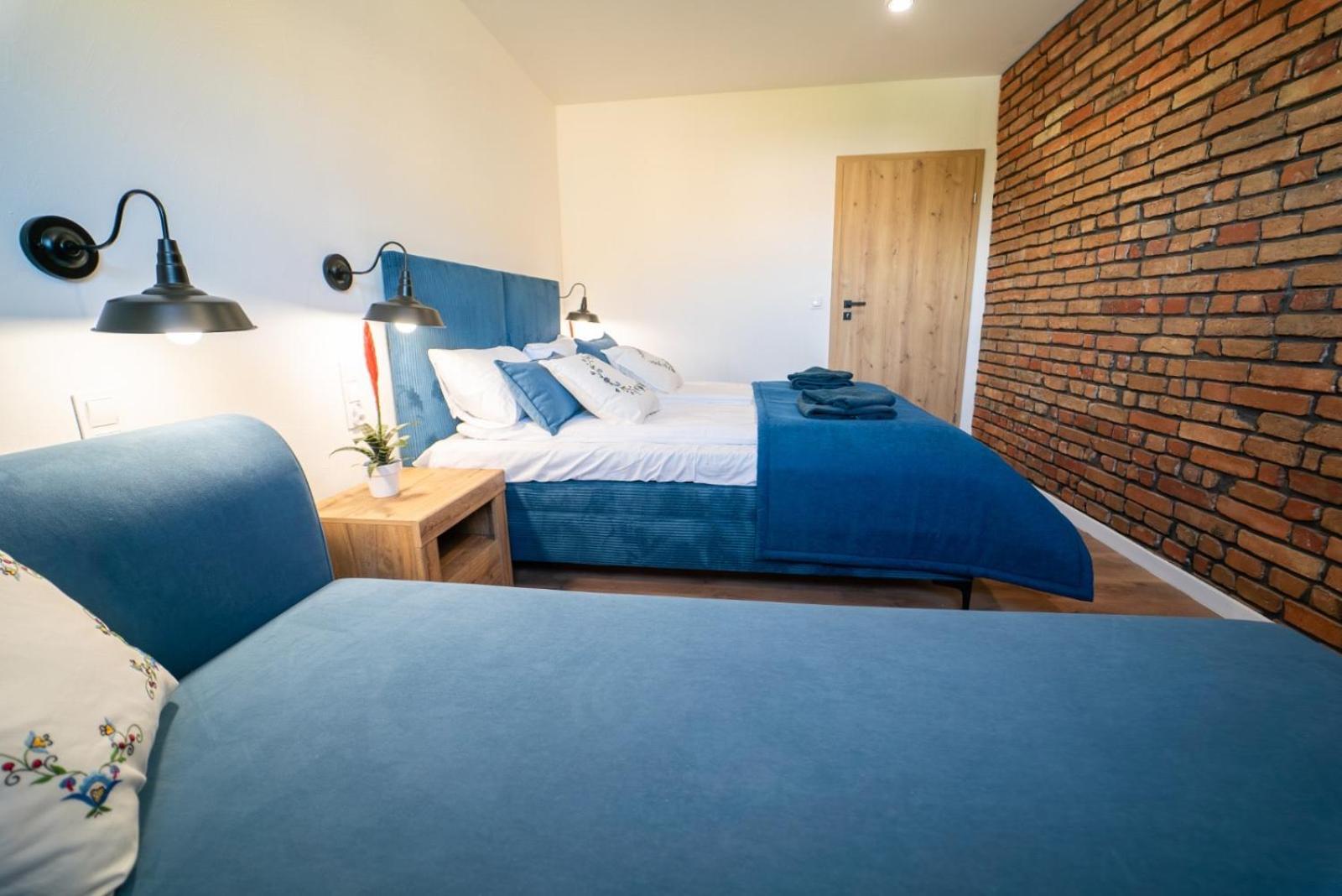 Cztery Pory Roku Apartment เยียเล ภายนอก รูปภาพ