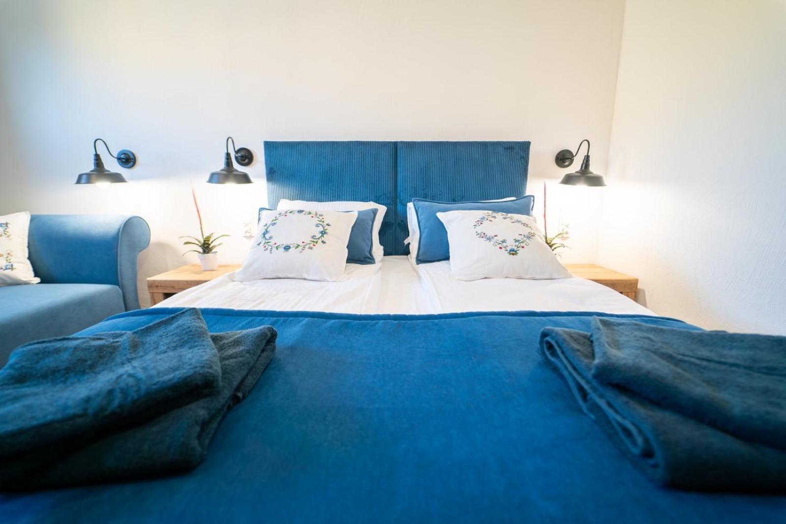 Cztery Pory Roku Apartment เยียเล ภายนอก รูปภาพ