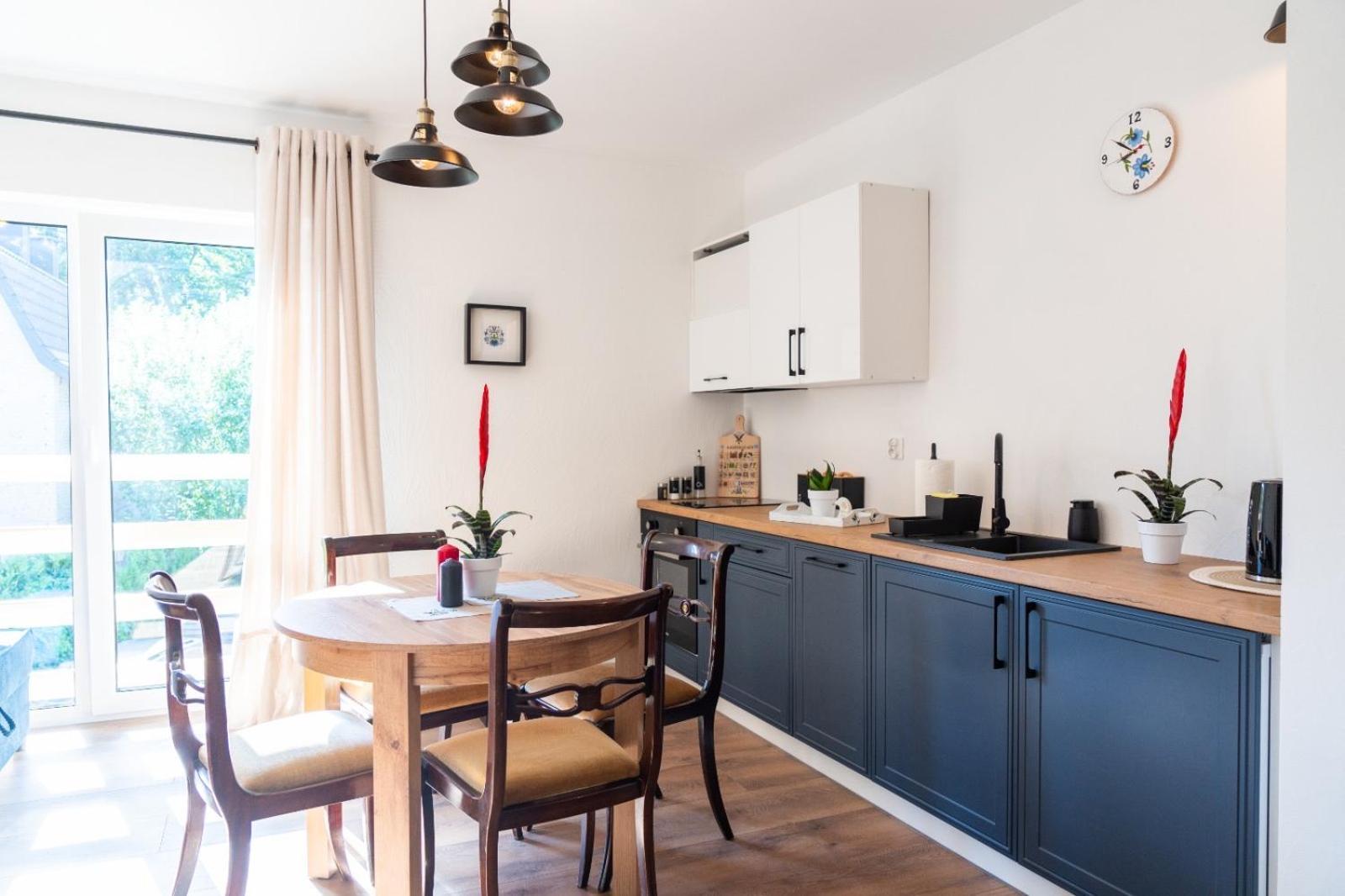 Cztery Pory Roku Apartment เยียเล ภายนอก รูปภาพ