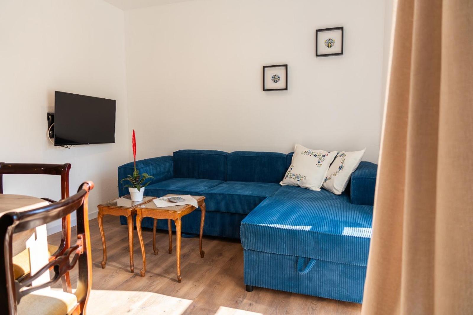 Cztery Pory Roku Apartment เยียเล ภายนอก รูปภาพ